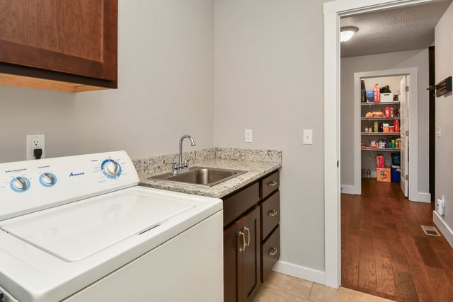 714 N Fox Hill Circle, Nixa, MO 65714