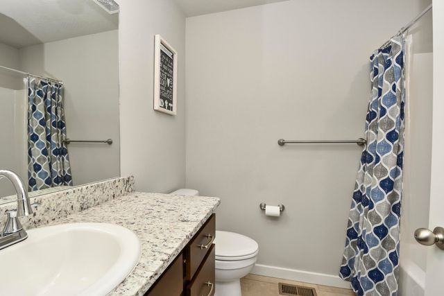 714 N Fox Hill Circle, Nixa, MO 65714