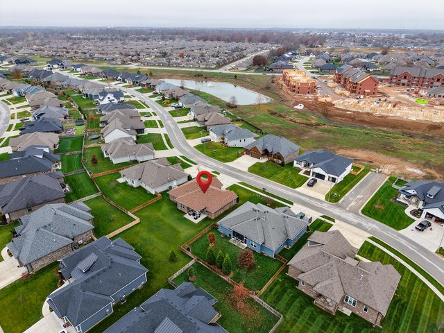 714 N Fox Hill Circle, Nixa, MO 65714