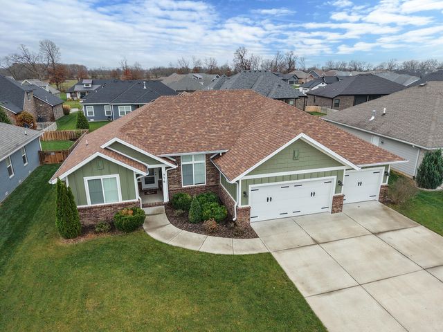 714 N Fox Hill Circle, Nixa, MO 65714