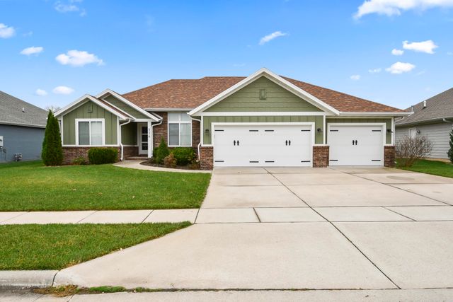 714 N Fox Hill Circle, Nixa, MO 65714
