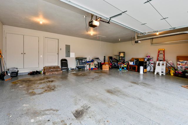 714 N Fox Hill Circle, Nixa, MO 65714