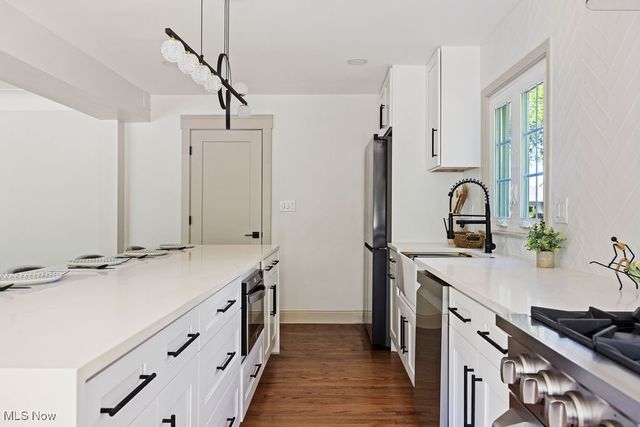 21262 S Woodland Road, Shaker Heights, OH 44122