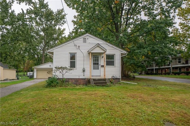 2325 Eastlawn Avenue, Akron, OH 44305