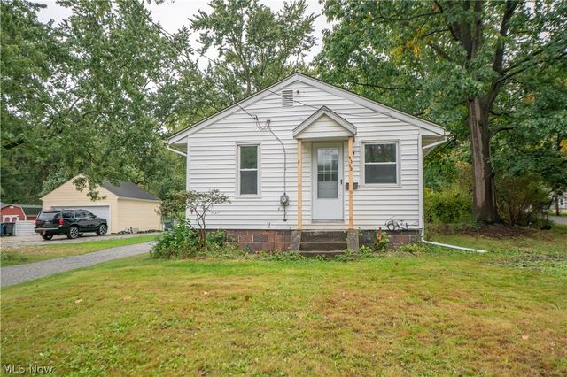 2325 Eastlawn Avenue, Akron, OH 44305