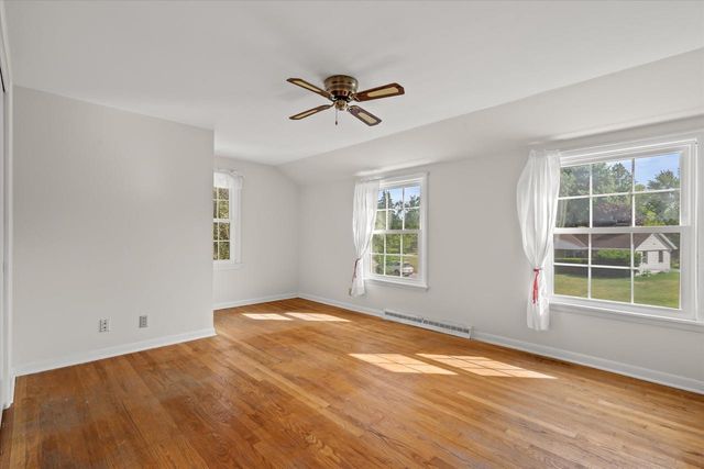 6060 N Alberta LANE, Glendale, WI 53217