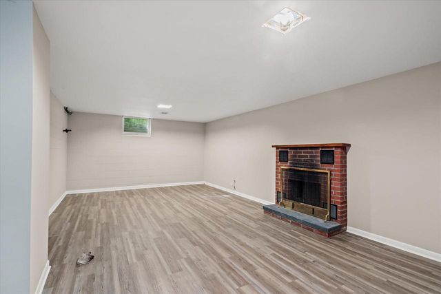 6060 N Alberta LANE, Glendale, WI 53217