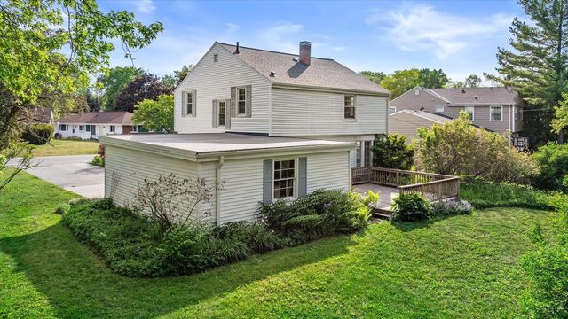 6060 N Alberta LANE, Glendale, WI 53217