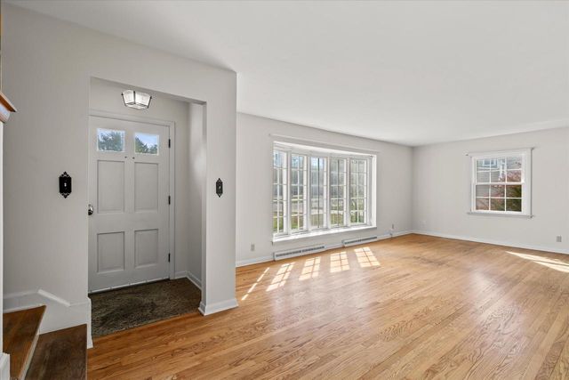 6060 N Alberta LANE, Glendale, WI 53217
