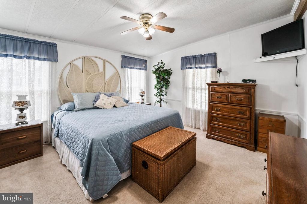 348 S PURITAN DR, Buena, NJ 08310