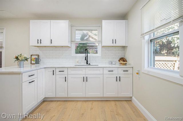 21732 Tenny Street, Dearborn, MI 48124