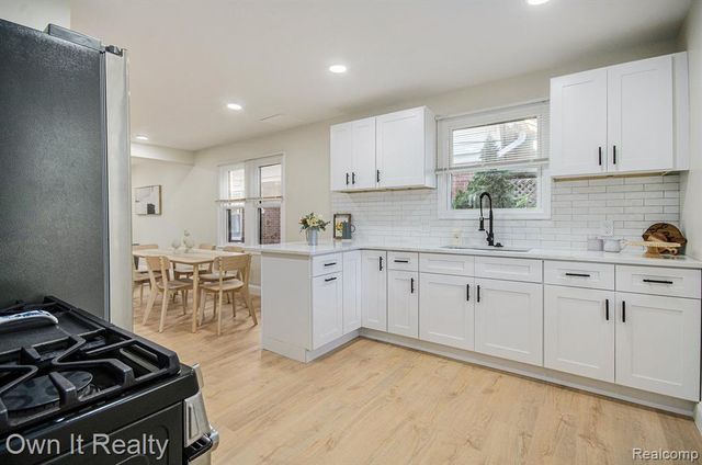 21732 Tenny Street, Dearborn, MI 48124