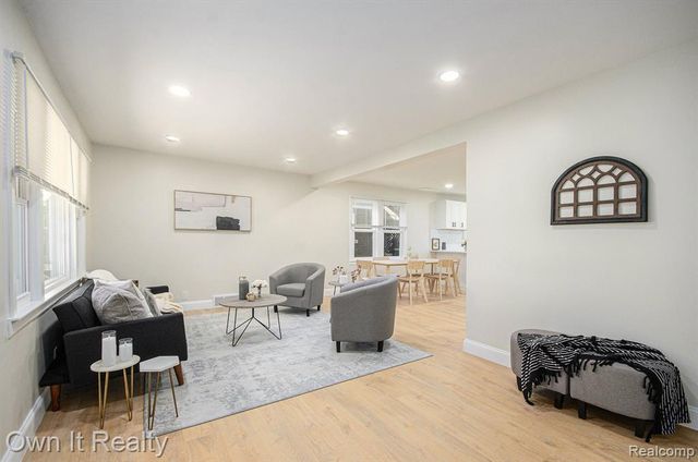 21732 Tenny Street, Dearborn, MI 48124