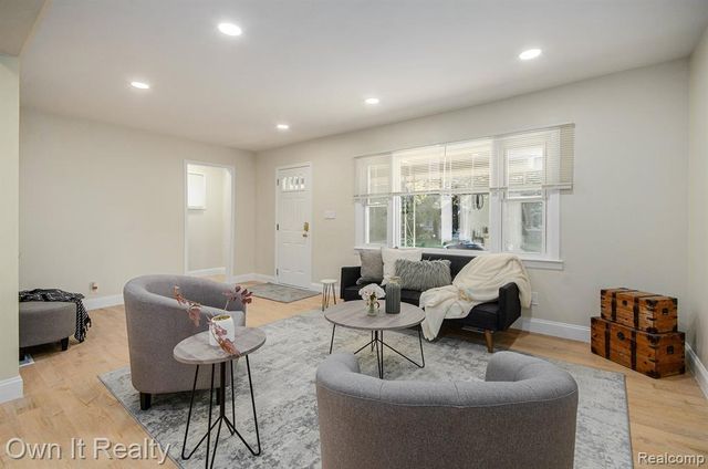 21732 Tenny Street, Dearborn, MI 48124