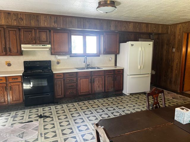 26021 Luckey Road, Walbridge, OH 43465
