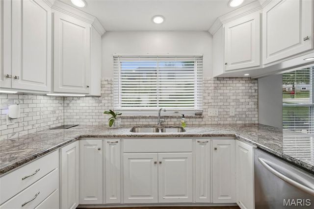 6031 Treeridge Trail, St Louis, MO 63129