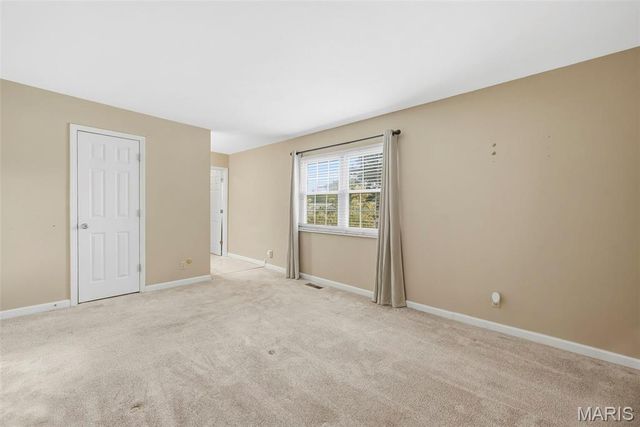 6031 Treeridge Trail, St Louis, MO 63129