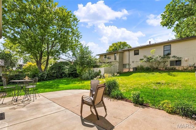 6031 Treeridge Trail, St Louis, MO 63129
