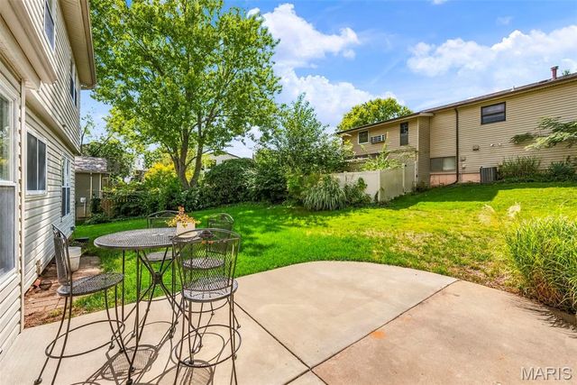 6031 Treeridge Trail, St Louis, MO 63129