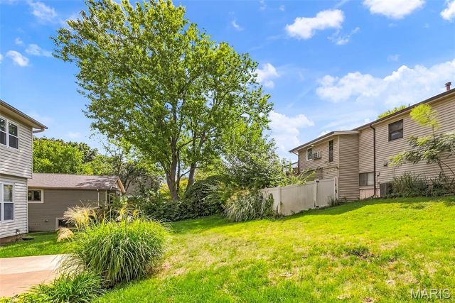 6031 Treeridge Trail, St Louis, MO 63129