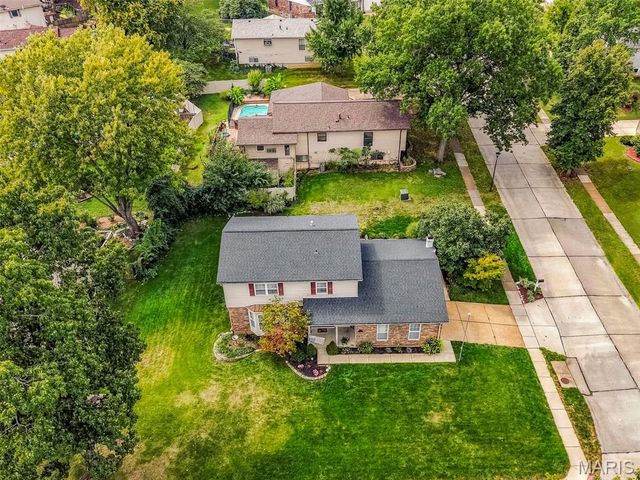 6031 Treeridge Trail, St Louis, MO 63129