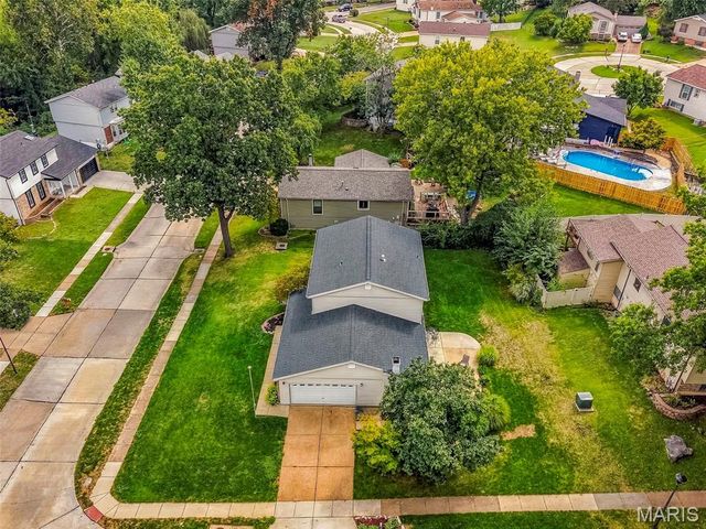 6031 Treeridge Trail, St Louis, MO 63129