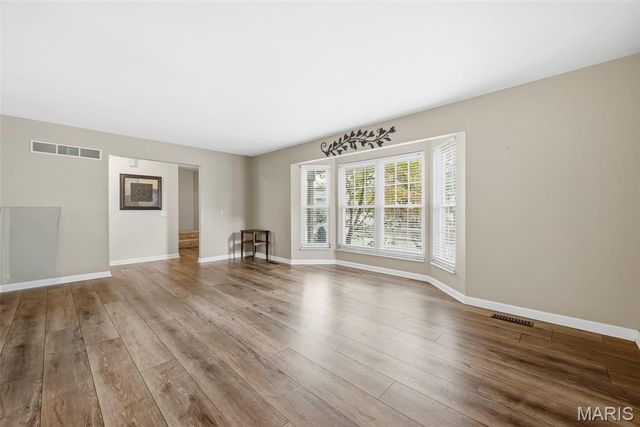 6031 Treeridge Trail, St Louis, MO 63129