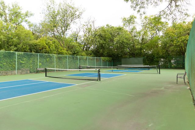 3427 VOLLMER Road 209, Flossmoor, IL 60422