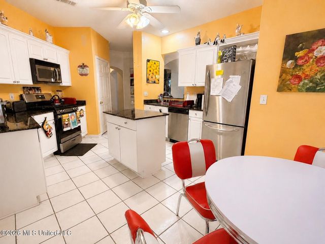 2252 Beach Drive, 401, Gulfport, MS 39507