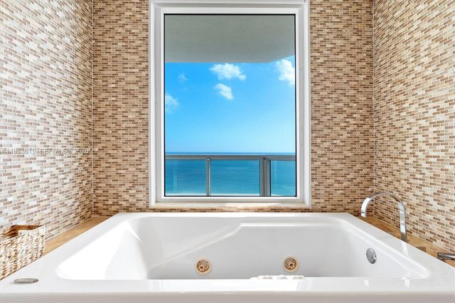 17875 Collins Ave 1906, Sunny Isles Beach, FL 33160