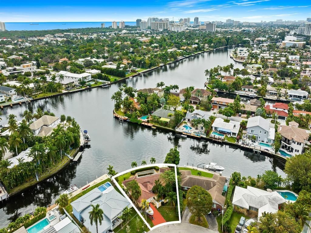 2212 NE 17th Place, Fort Lauderdale, FL 33305