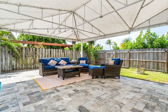 1352 Wyndcliff Drive, Wellington, FL 33414