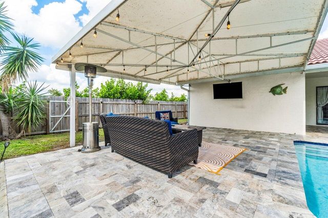 1352 Wyndcliff Drive, Wellington, FL 33414