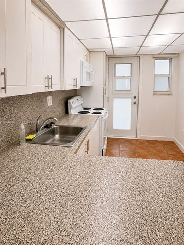 240 Galen Drive 214, Key Biscayne, FL 33149