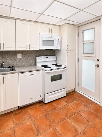 240 Galen Drive 214, Key Biscayne, FL 33149