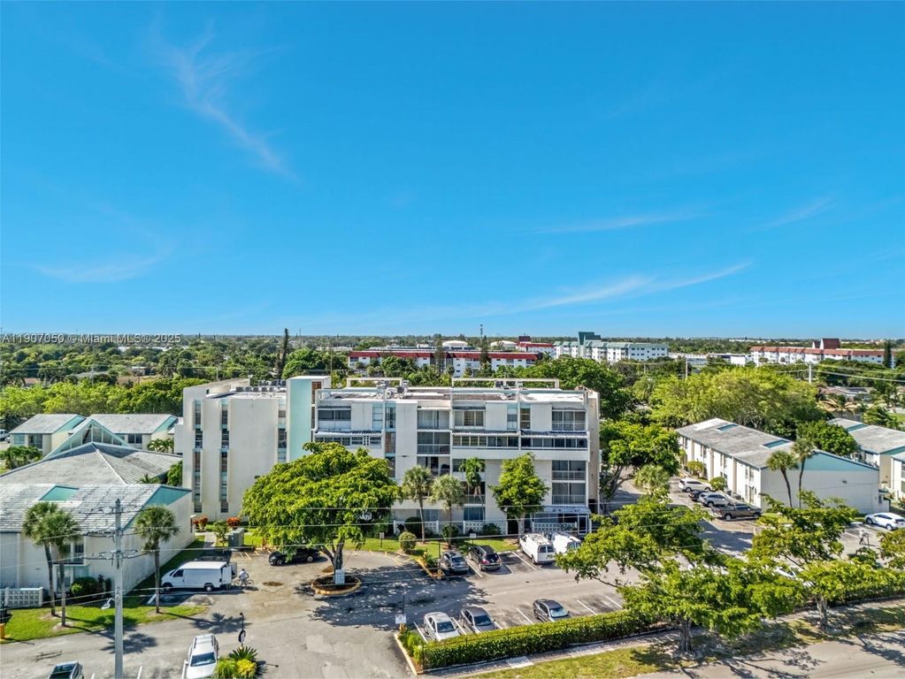 2029 NW 46th Ave E403, Lauderhill, FL 33313