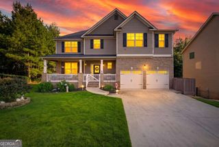 2144 Shadow Oak Trail, Loganville, GA 30052