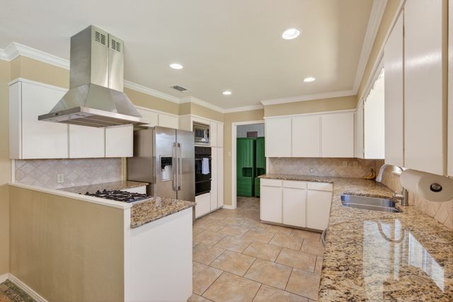 5731 Lovers Lane, Shreveport, LA 71105