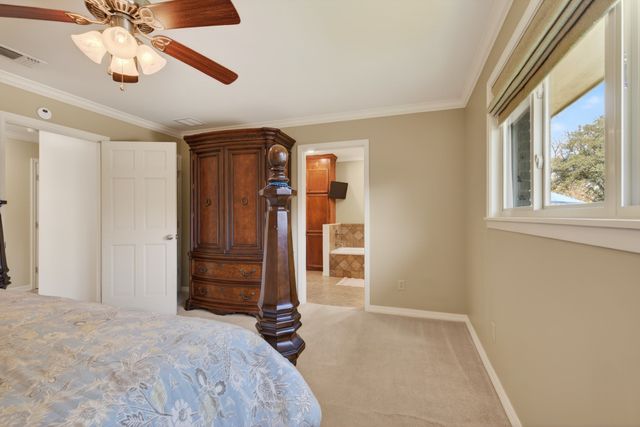 5731 Lovers Lane, Shreveport, LA 71105