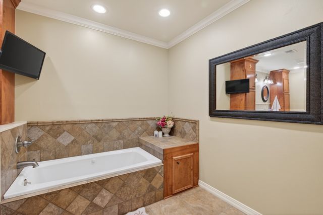 5731 Lovers Lane, Shreveport, LA 71105