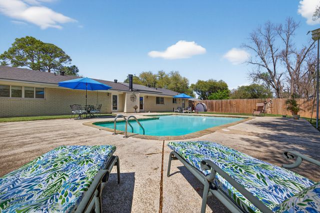 5731 Lovers Lane, Shreveport, LA 71105