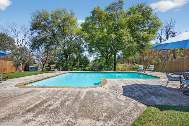 5731 Lovers Lane, Shreveport, LA 71105