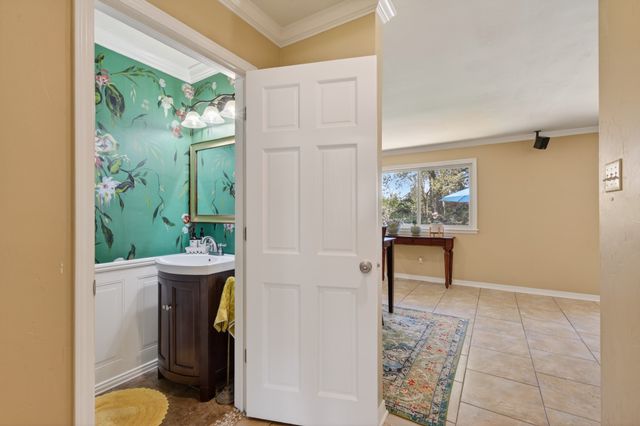 5731 Lovers Lane, Shreveport, LA 71105