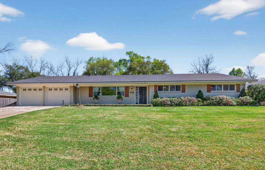 5731 Lovers Lane, Shreveport, LA 71105