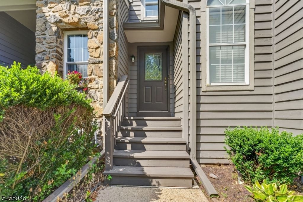 46 Haverhill Ct, Montgomery Twp., NJ 08540
