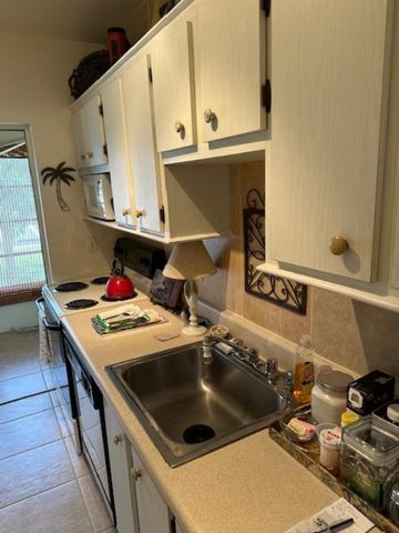 550 NW 78th Avenue 204, Margate, FL 33063