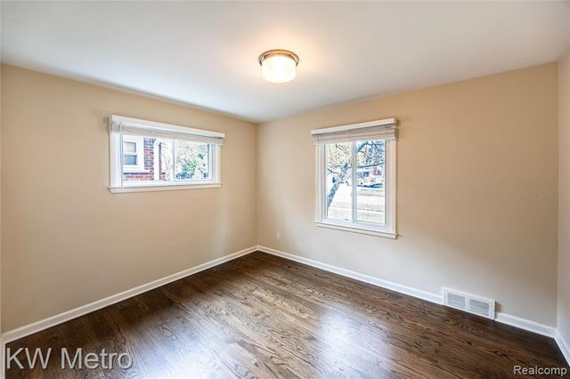 1316 Lyons Avenue, Royal Oak, MI 48073