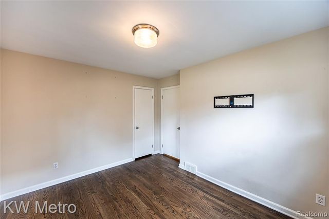 1316 Lyons Avenue, Royal Oak, MI 48073