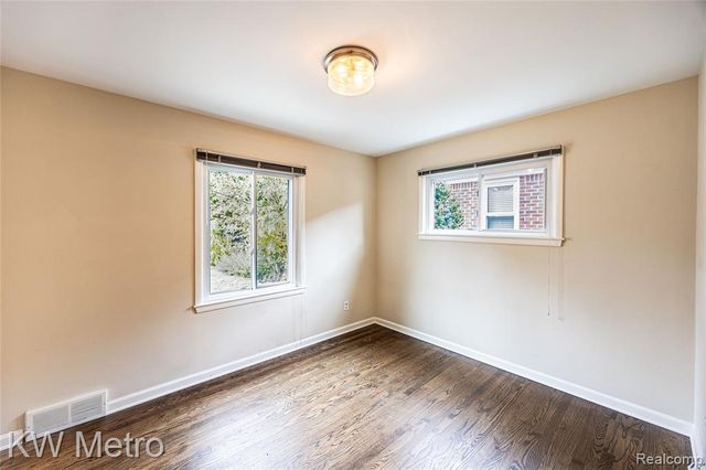 1316 Lyons Avenue, Royal Oak, MI 48073