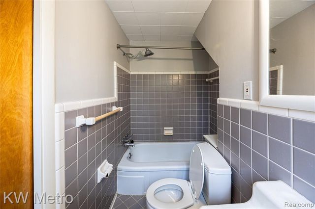 1316 Lyons Avenue, Royal Oak, MI 48073